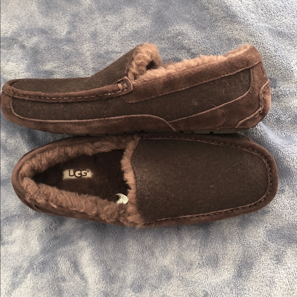 NEW MEN’S SIZE 10 Brown UGG Slippers/Shoes - Picture 3 of 7